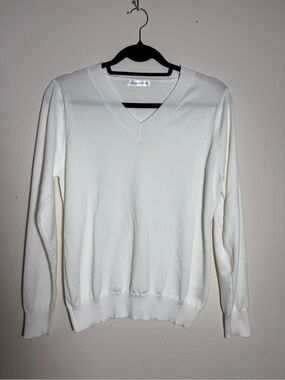 JJ Perfection Womens White V-Neck Sweater Size L Fits M Rayon Blend Lightweight